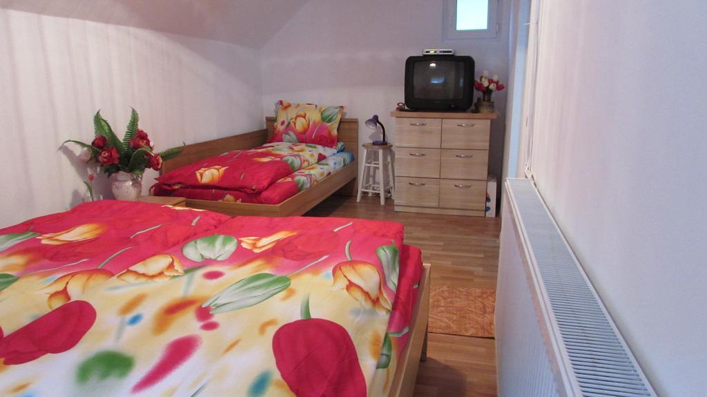 Vila Sara Bosorod Quarto foto
